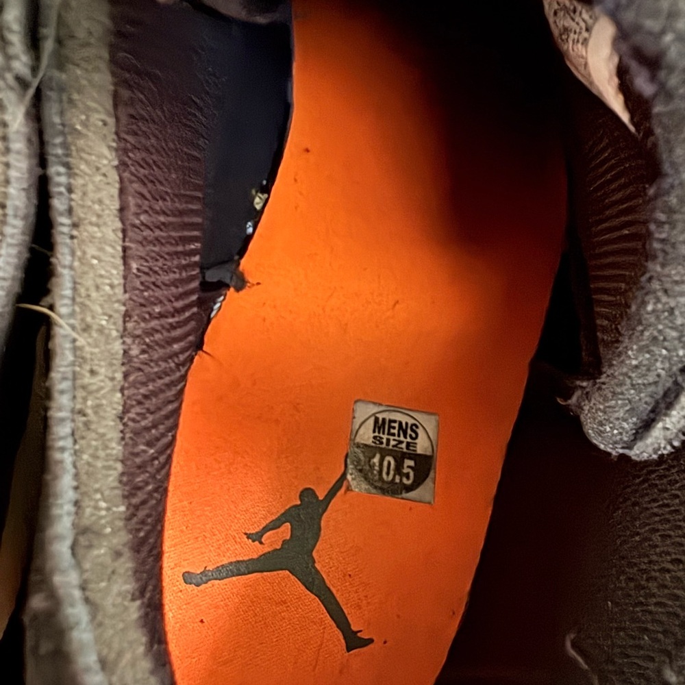 Nike Men’s Low-Top Sneakers Gray Black with Orange Accent - Picture 6 of 6